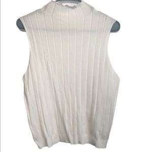 White turtleneck no sleeve top